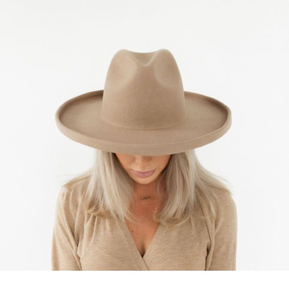 Gigi Pip Cara Loren Hat